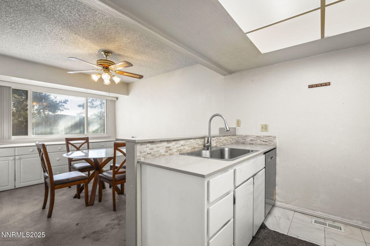 2371 Roundhouse Road, Sparks, NV 89431 Photo