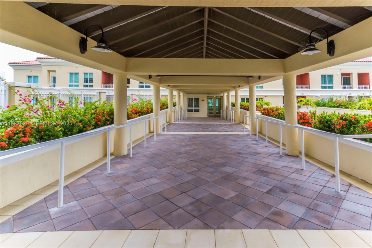 7355 SW 89th St, Unit 721N, Miami, FL 33156 Photo