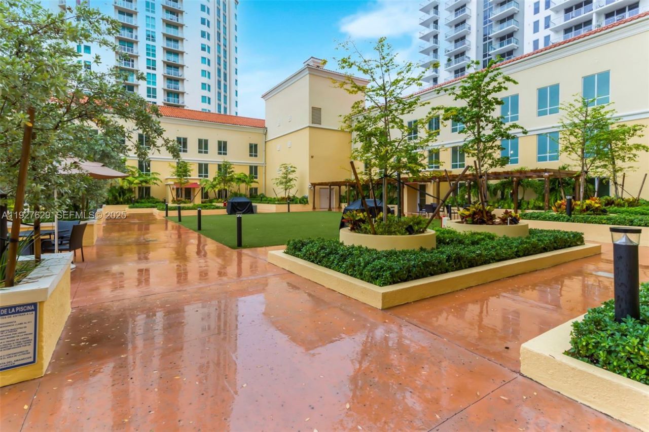 7355 SW 89th St, Unit 721N, Miami, FL 33156 Photo