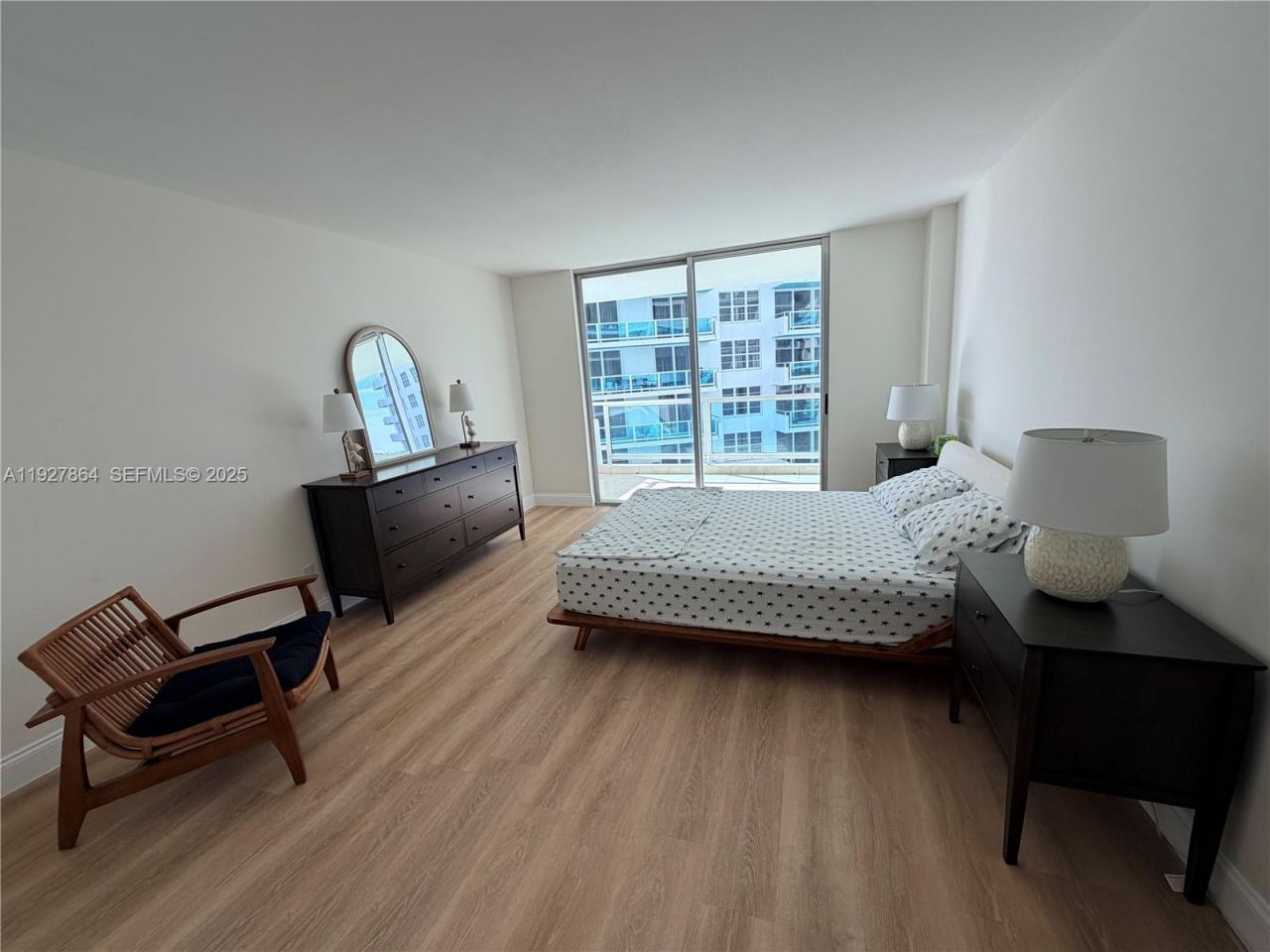 5151 Collins Ave, Unit 730 + DEN, Miami Beach, FL 33140 Photo
