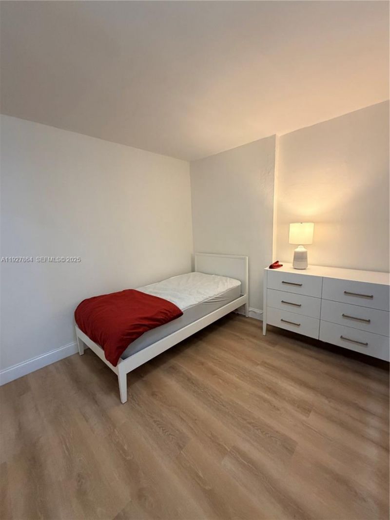 5151 Collins Ave, Unit 730 + DEN, Miami Beach, FL 33140 Photo