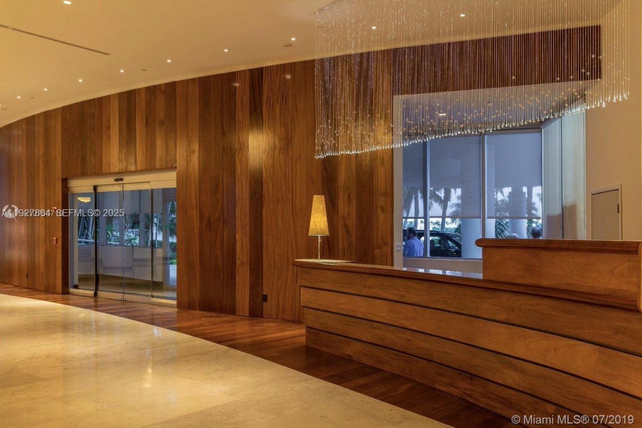 5151 Collins Ave, Unit 730 + DEN, Miami Beach, FL 33140 Photo