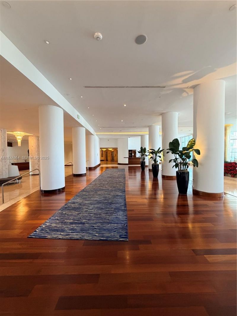 5151 Collins Ave, Unit 730 + DEN, Miami Beach, FL 33140 Photo