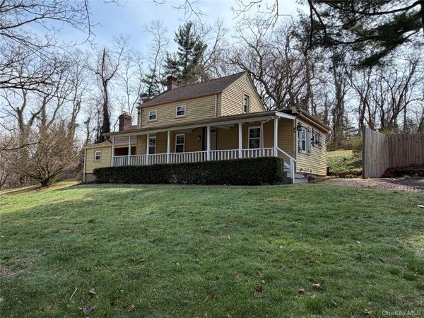 327 W Neck Road, Lloyd Harbor, NY 11743