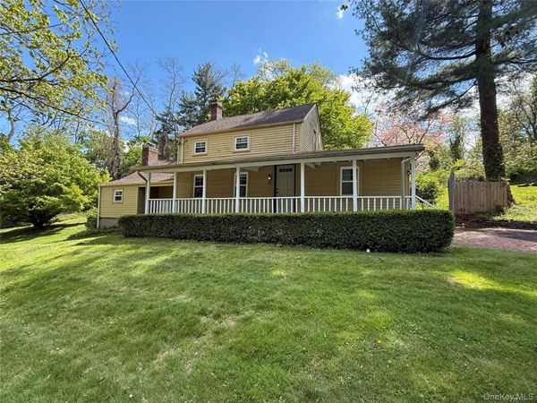 327 W Neck Road, Lloyd Harbor, NY 11743