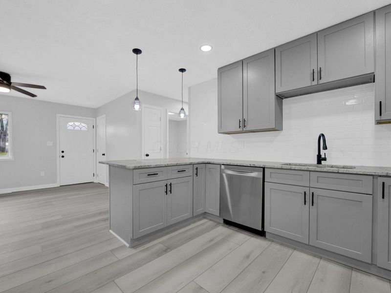 3333 Latonia Court, Columbus, OH 43232 Photo 13