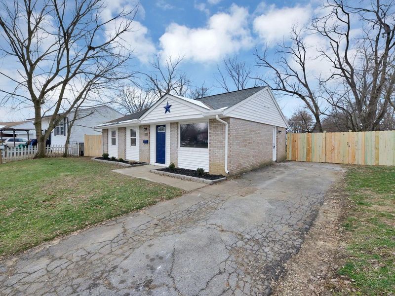 3333 Latonia Court, Columbus, OH 43232 Photo 4