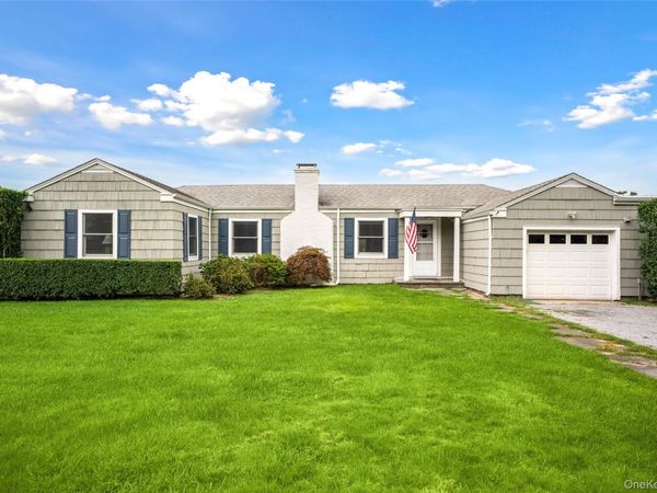 19 Bishop Avenue, Westhampton, NY 11977