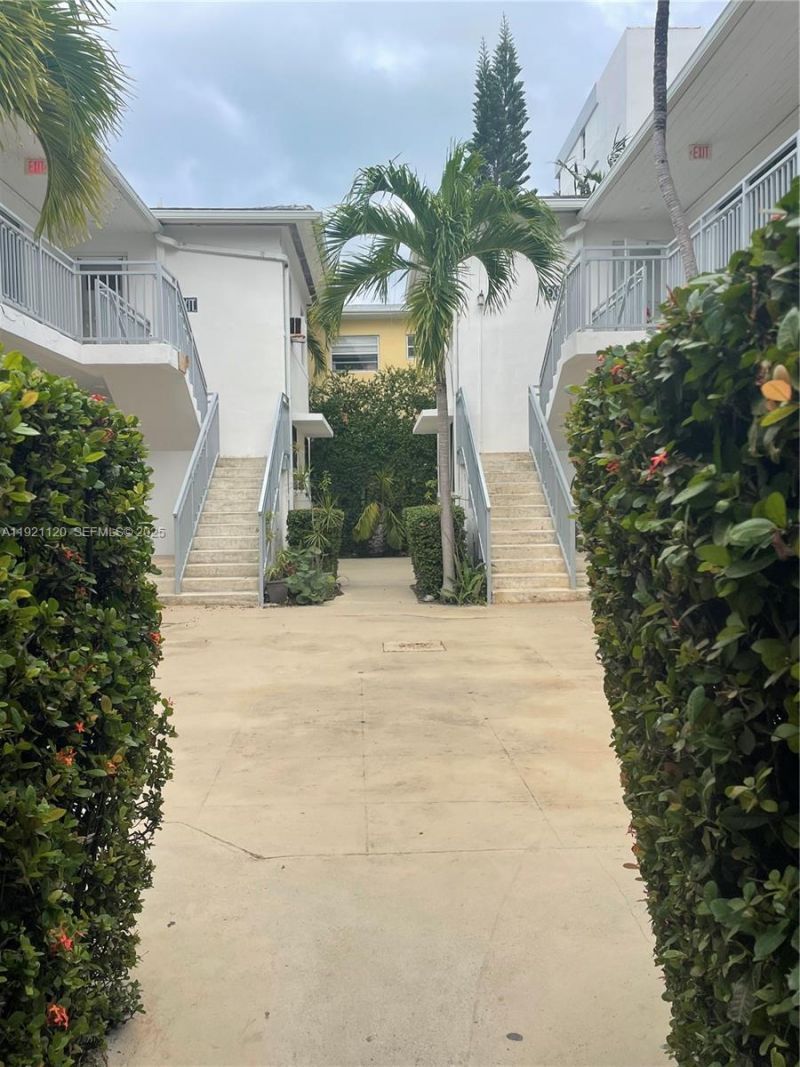 8021 Abbott Ave, Miami Beach, FL 33141 Photo