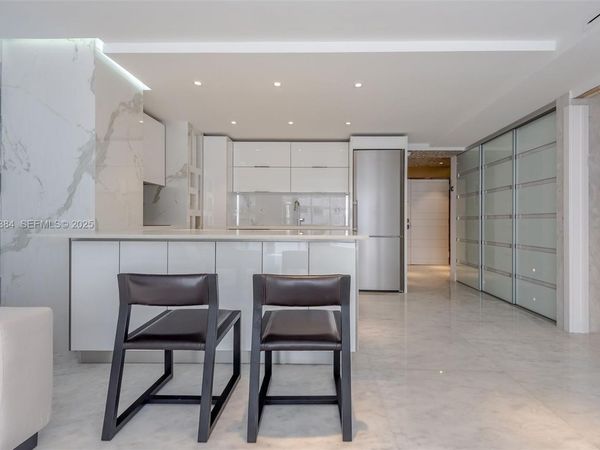 6423 Collins Ave, Unit 304, Miami Beach, FL 33141