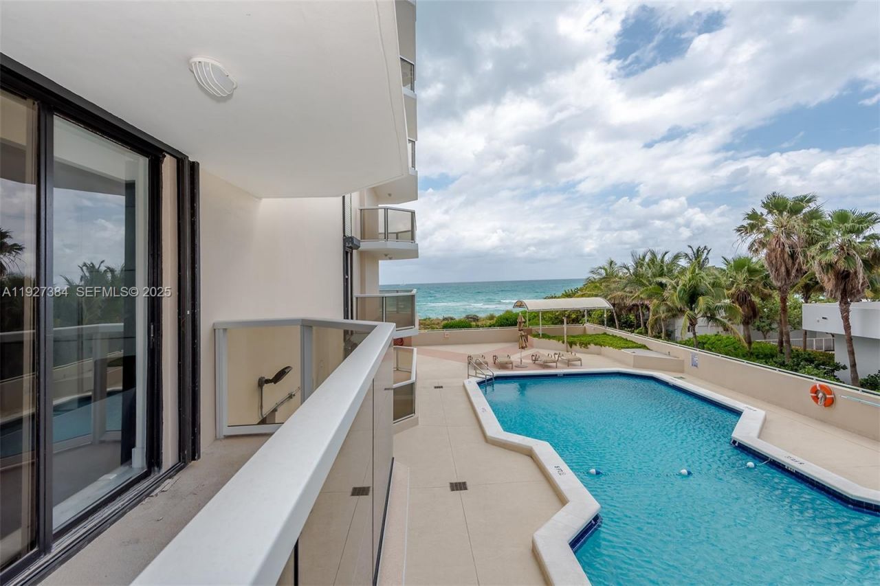 6423 Collins Ave, Unit 304, Miami Beach, FL 33141 Photo