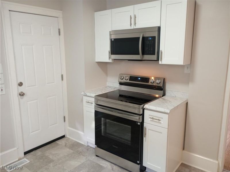 445 Beechwood Drive, Akron, OH 44320 Photo 13