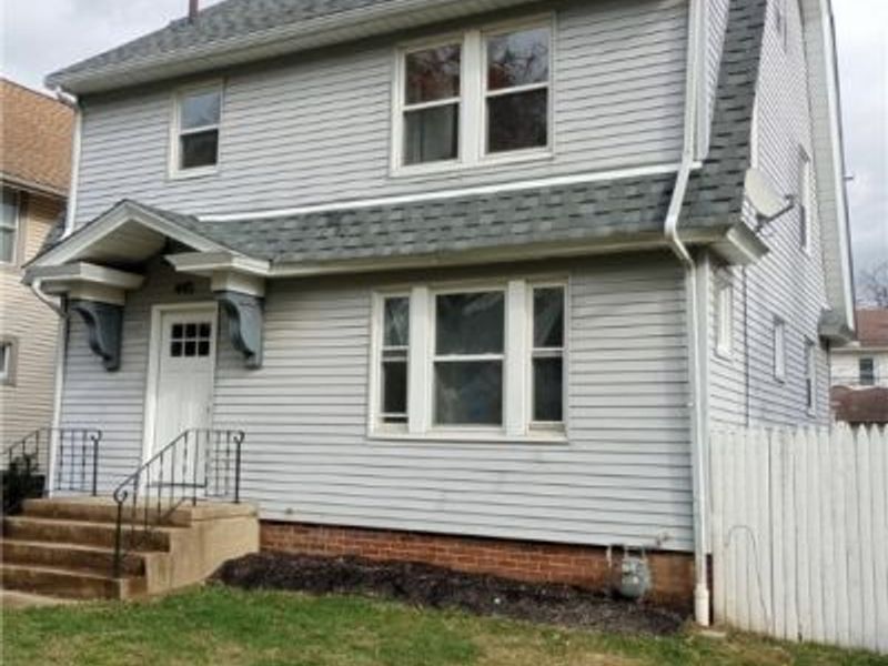 445 Beechwood Drive, Akron, OH 44320 Photo 2