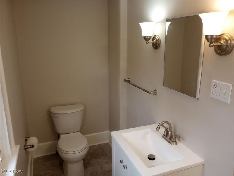 445 Beechwood Drive, Akron, OH 44320 Photo 30