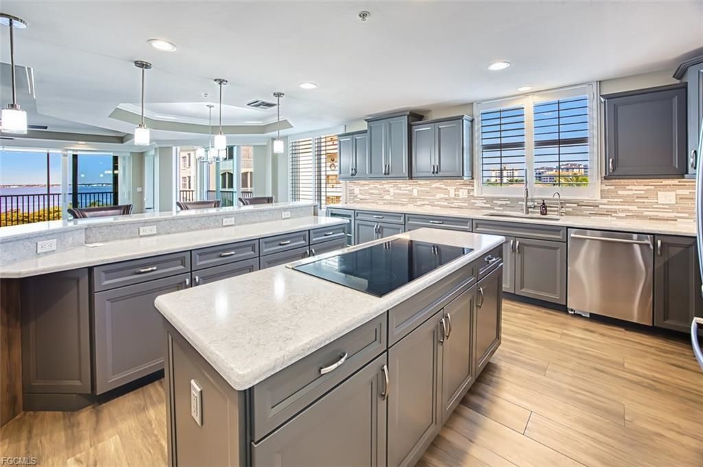 15140 Harbour Isle Dr, Unit 502, Fort Myers, FL 33908 Photo