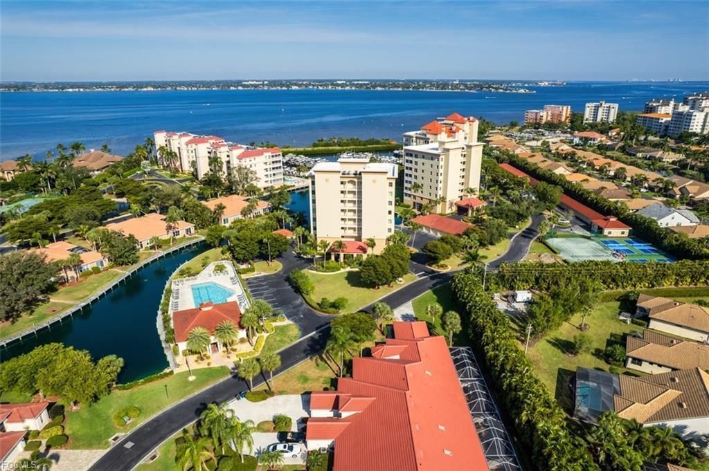 15140 Harbour Isle Dr, Unit 502, Fort Myers, FL 33908 Photo
