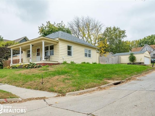 330 N 1st Street, Carlisle, IA 50047