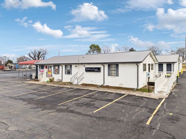 457 N Broadway, Portland, TN 37148