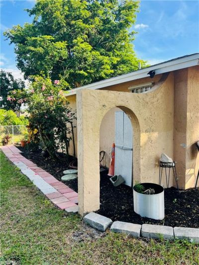 6986 Scarboro Dr, Fort Myers, FL 33919 Photo