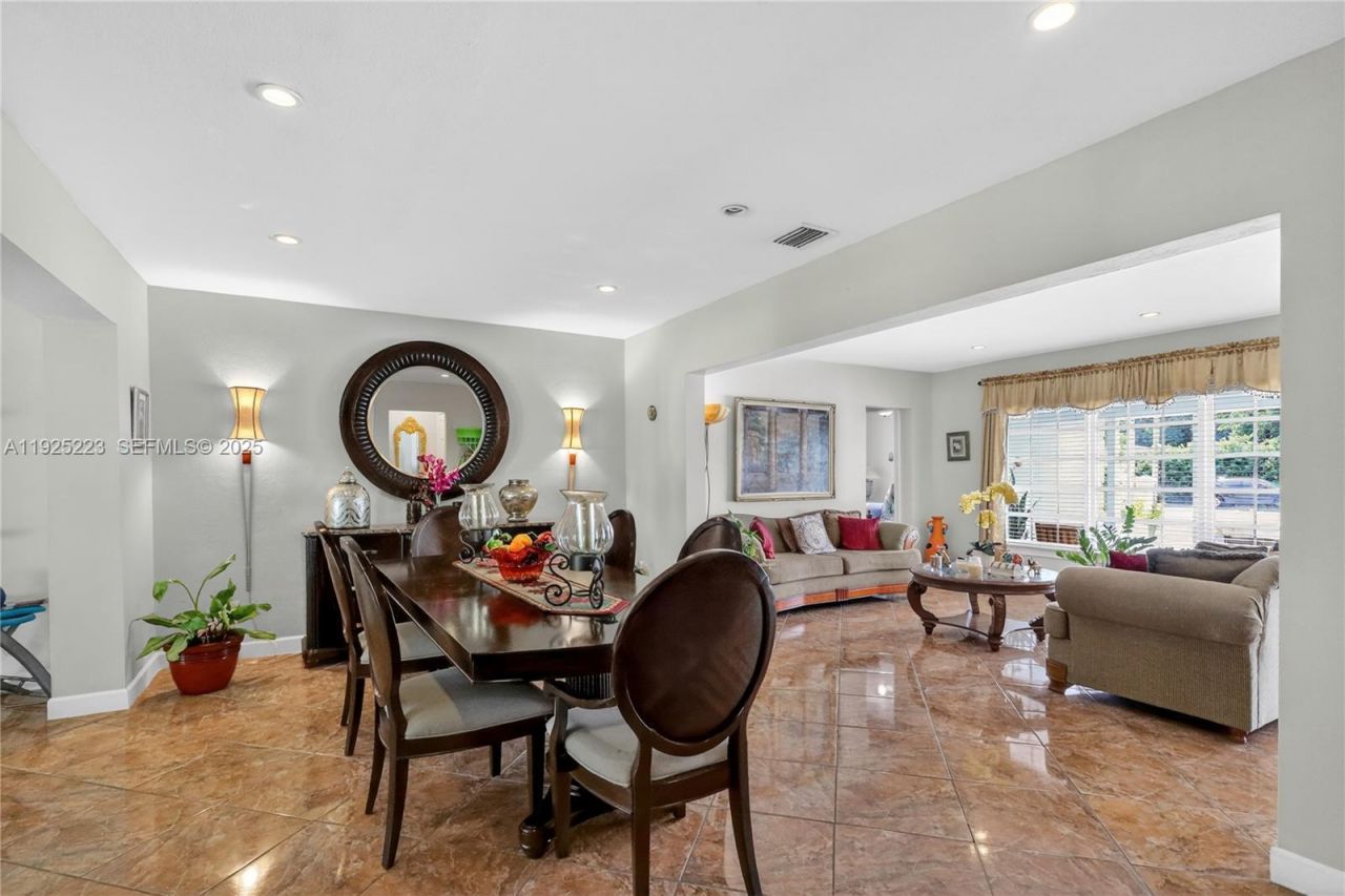 341 S Biscayne River Dr, Miami, FL 33169 Photo