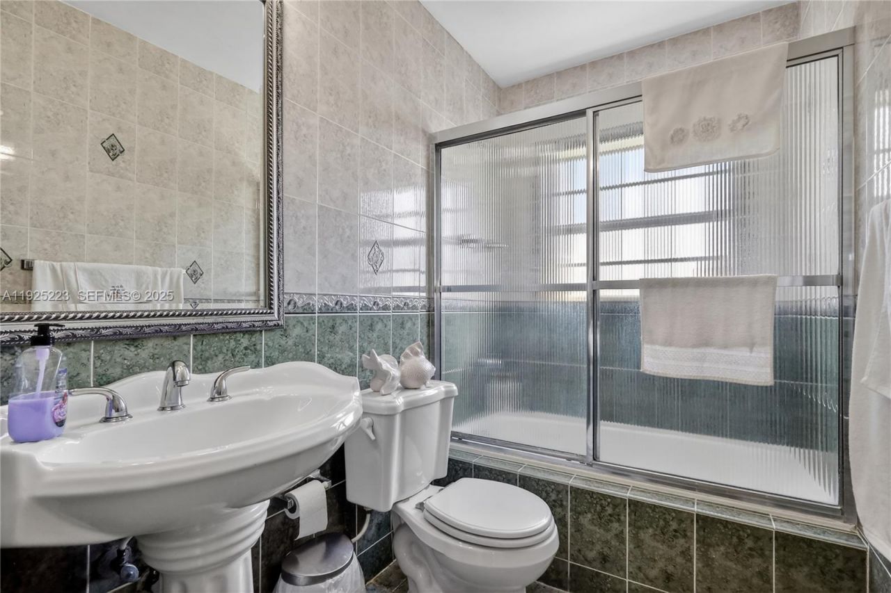 341 S Biscayne River Dr, Miami, FL 33169 Photo