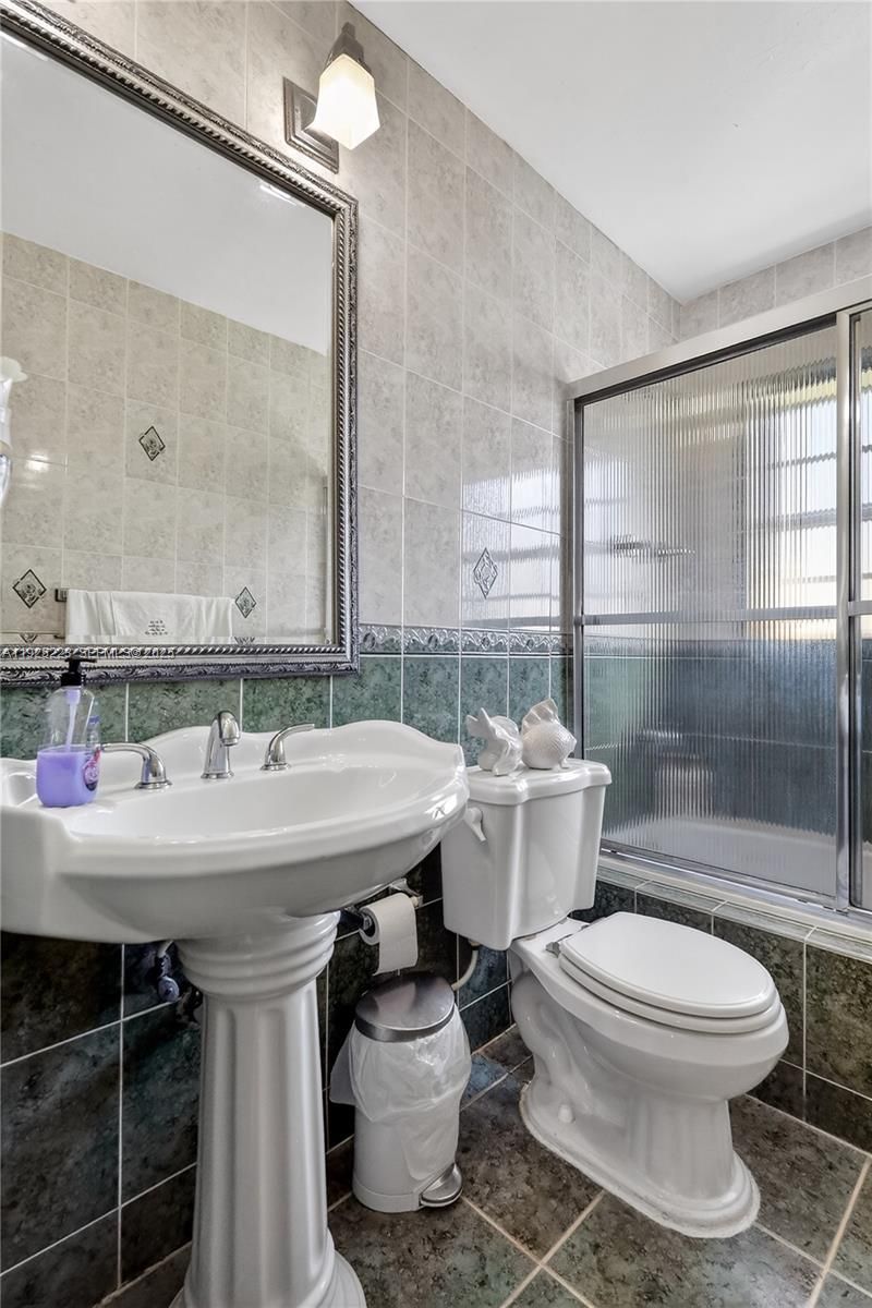 341 S Biscayne River Dr, Miami, FL 33169 Photo