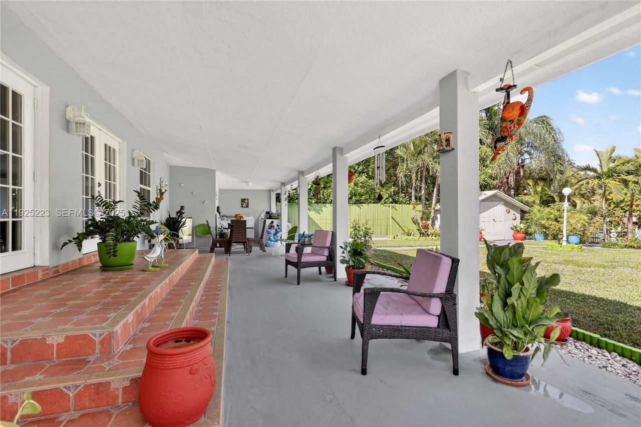 341 S Biscayne River Dr, Miami, FL 33169 Photo