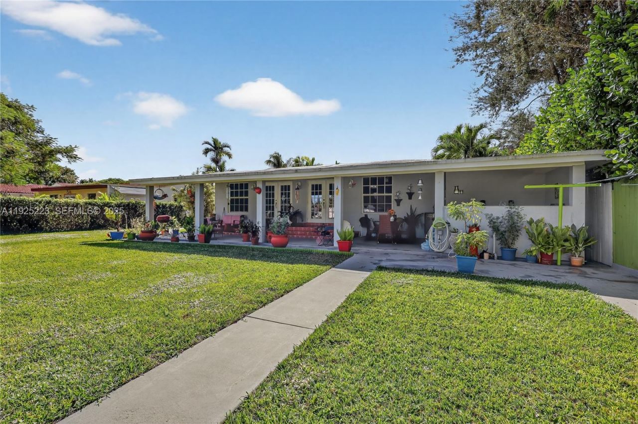 341 S Biscayne River Dr, Miami, FL 33169 Photo