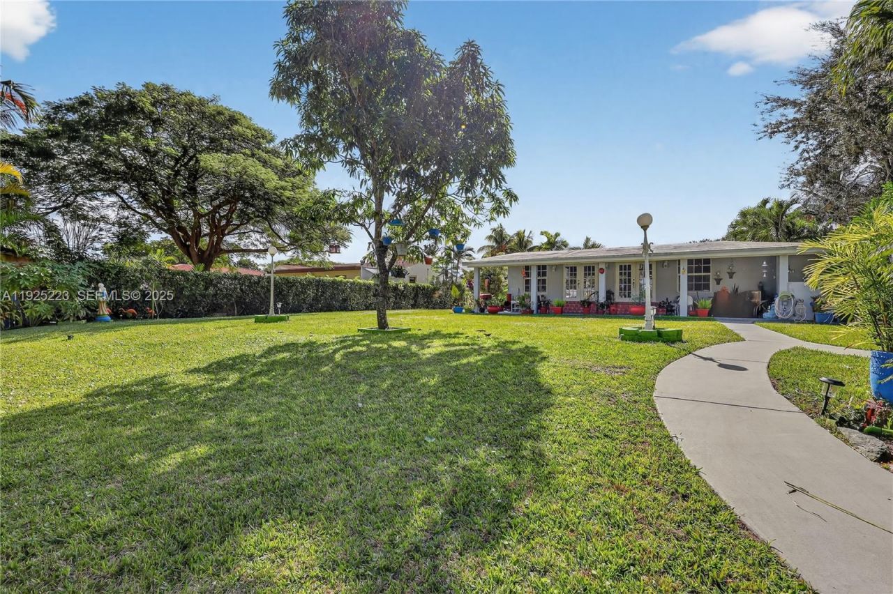 341 S Biscayne River Dr, Miami, FL 33169 Photo