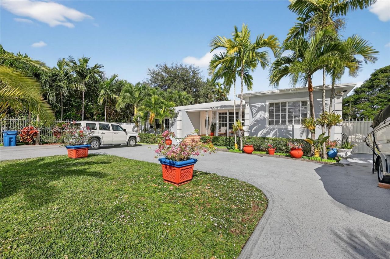 341 S Biscayne River Dr, Miami, FL 33169 Photo