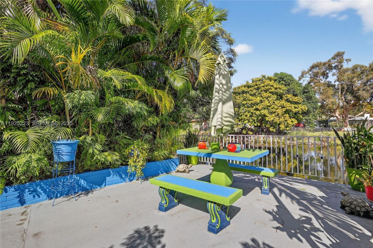 341 S Biscayne River Dr, Miami, FL 33169 Photo