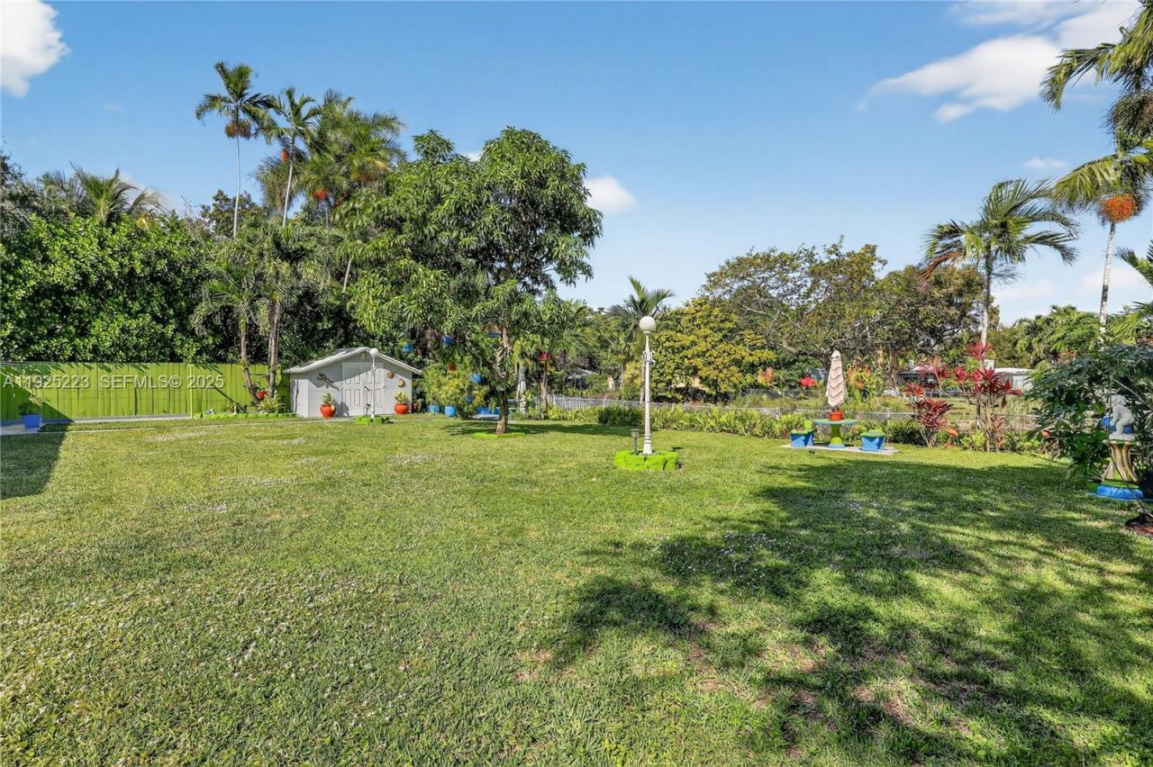 341 S Biscayne River Dr, Miami, FL 33169 Photo