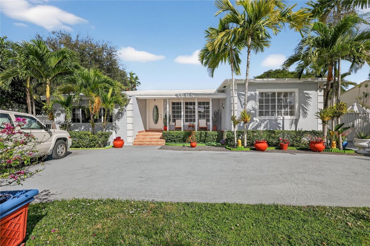 341 S Biscayne River Dr, Miami, FL 33169 Photo