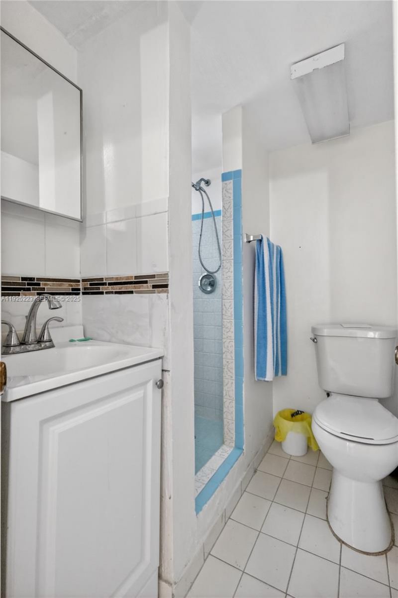 341 S Biscayne River Dr, Miami, FL 33169 Photo