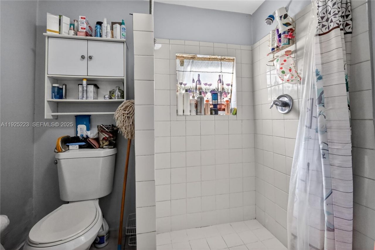 341 S Biscayne River Dr, Miami, FL 33169 Photo