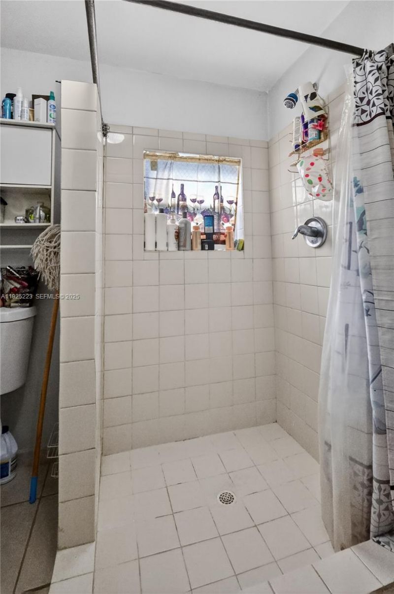 341 S Biscayne River Dr, Miami, FL 33169 Photo