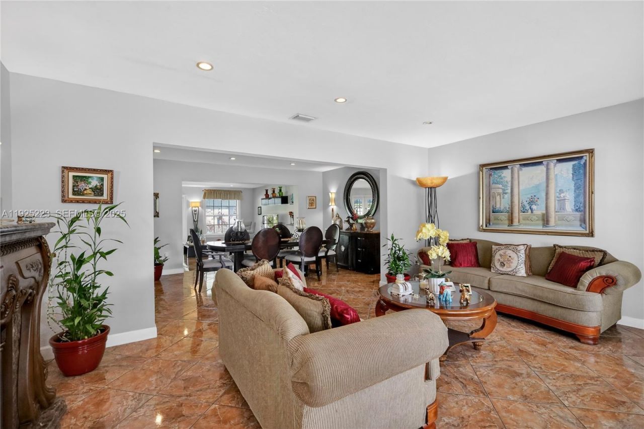 341 S Biscayne River Dr, Miami, FL 33169 Photo