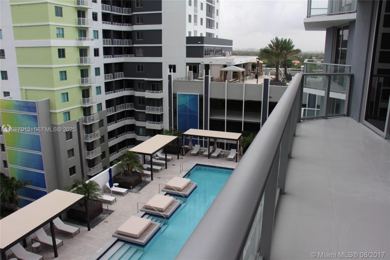 1010 SW 2nd Ave, Unit 810, Miami, FL 33130 Photo