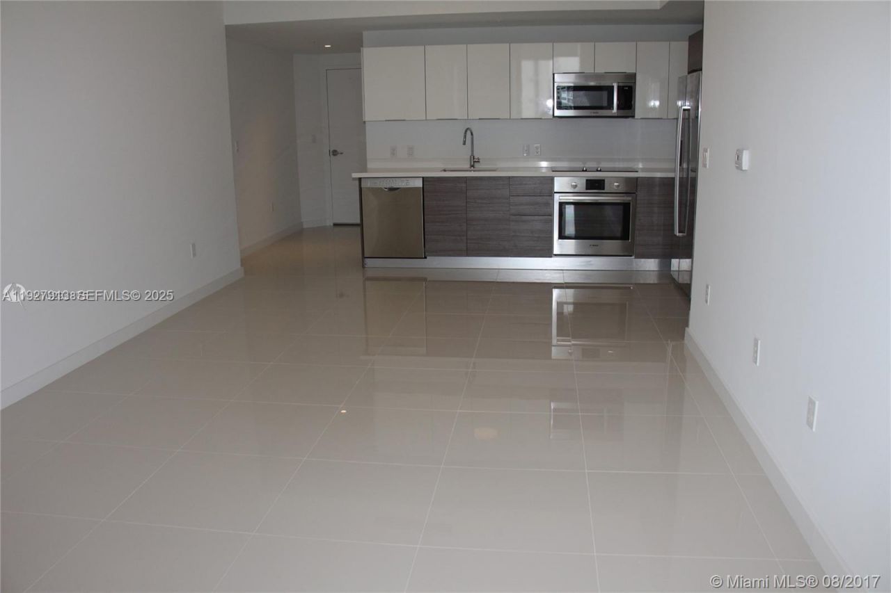1010 SW 2nd Ave, Unit 810, Miami, FL 33130 Photo