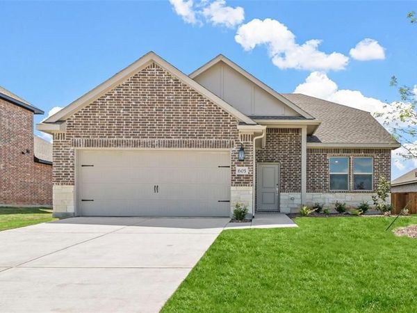 605 Ridgewood Drive, Van Alstyne, TX 75495