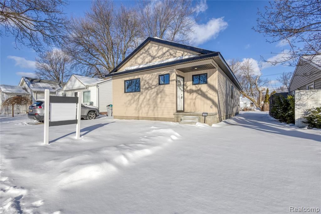 1535 E Meyers Avenue, Hazel Park, MI 48030 Main Photo
