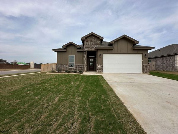724 Eagle Crest DR, Salado, TX 76571