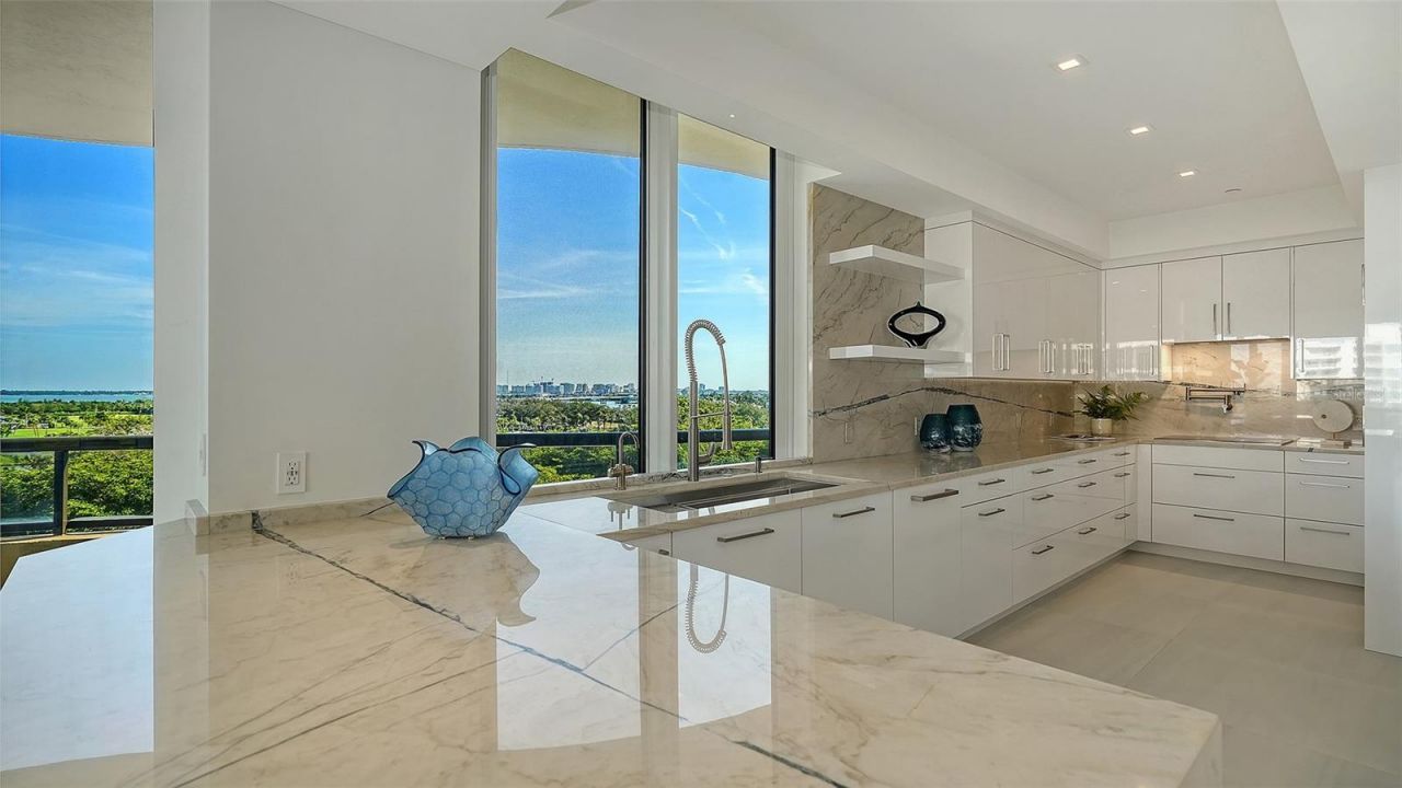 415 L Ambiance Drive, Unit E507, Longboat Key, FL 34228 Photo