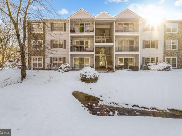 30 HOLLY COURT, TRENTON, NJ 08619