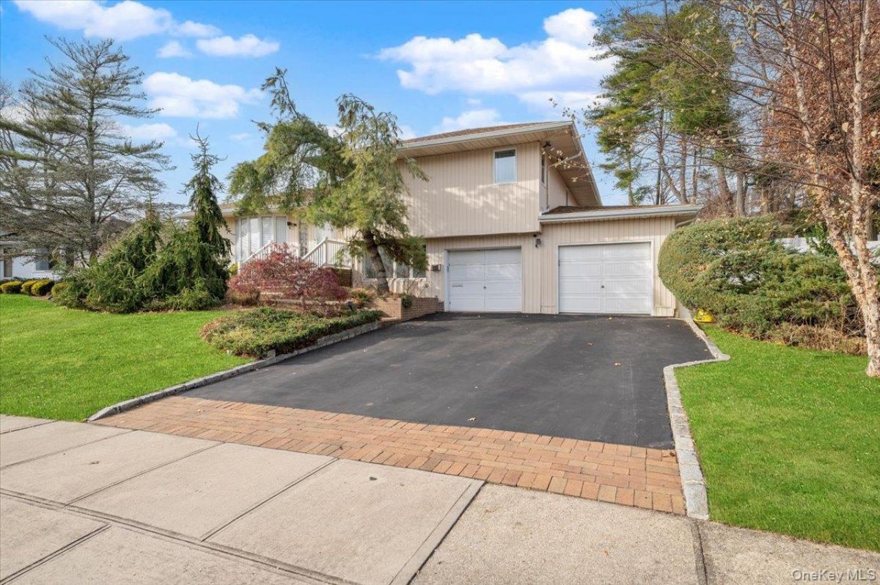 59 Hazelwood Drive, Jericho, NY 11753 Main Photo