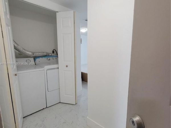 8290 Lake Dr, Unit 219, Doral, FL 33166