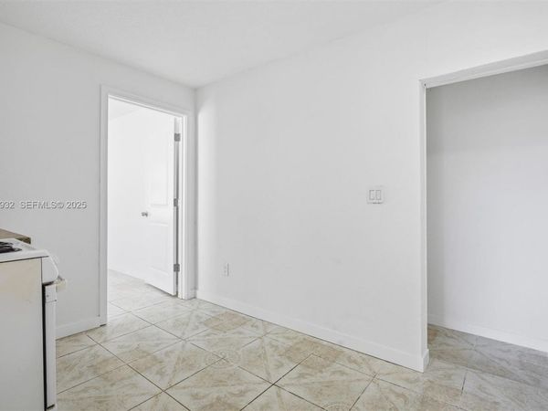 465 NE 165th St, Unit 1, Miami, FL 33162