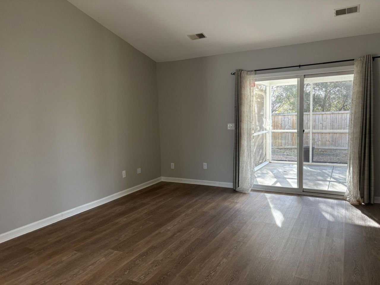 1300 River Rock Road Photo 4