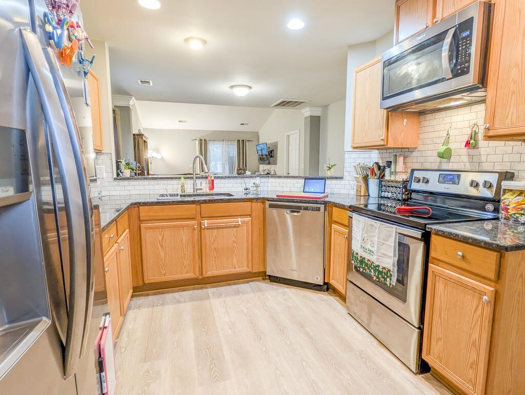 1300 River Rock Road Photo 6