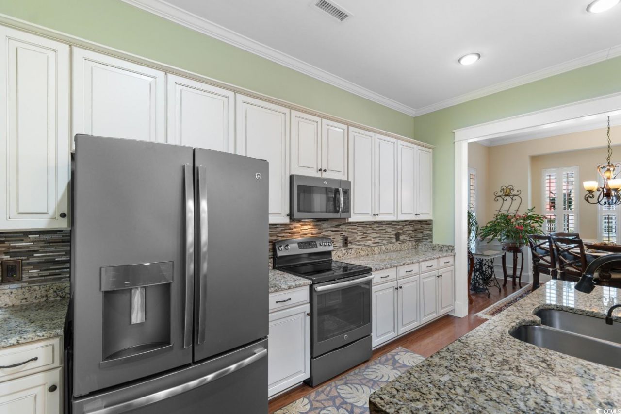 720 Satterwhite Way Photo 5